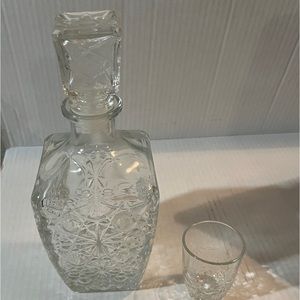 Bormioli Rocco Dedalo Made in Italy. Decanter and 6 Shot Glasses. New in Box.🐠